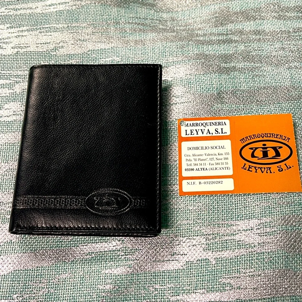 BNWT BIFOLD BLACK BUTTERY SOFT LEATHER WALLET MADE AND PURCHASED IN SPAIN